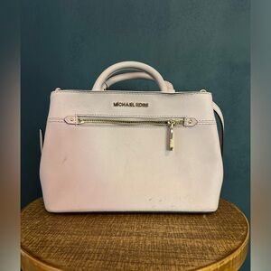 Michael Kors Cross Body Pink. Minor wear